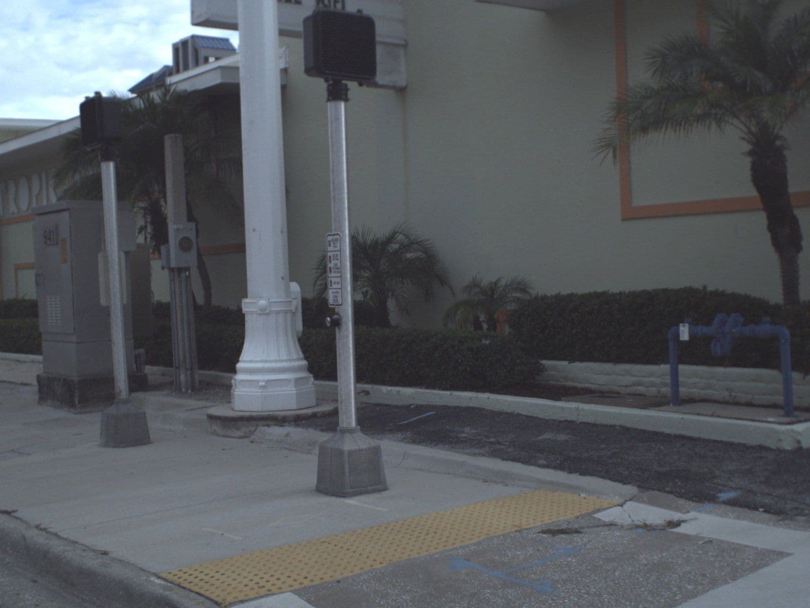 Street view near Tropic Terrace, Treasure Island — © fdot_vl (CC BY-SA · Mapillary)