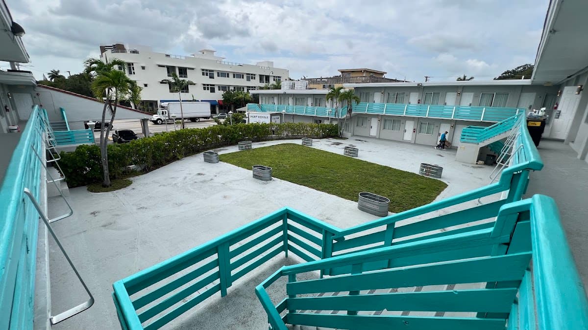 The Biscayne Hotel, Motel in El Portal