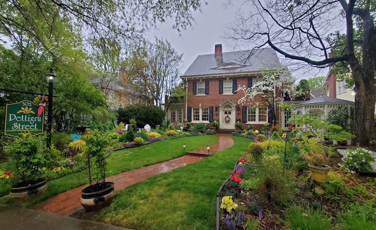 Pettigru Place Bed & Breakfast, Hotel in Dunean