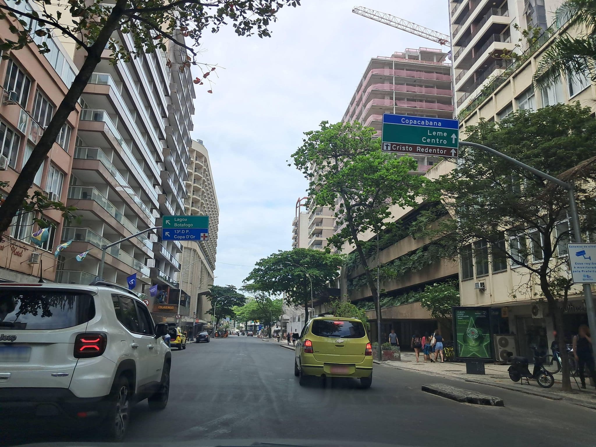 Street view near Mercure, Ipanema — © enzostana (CC BY-SA · Mapillary)