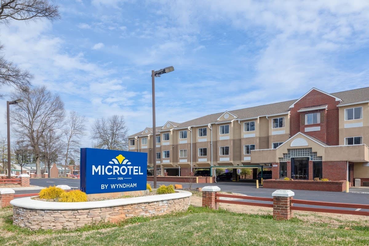 Microtel Inn & Suites by Wyndham Cornelius/Lake Norman, Hotel in Cornelius