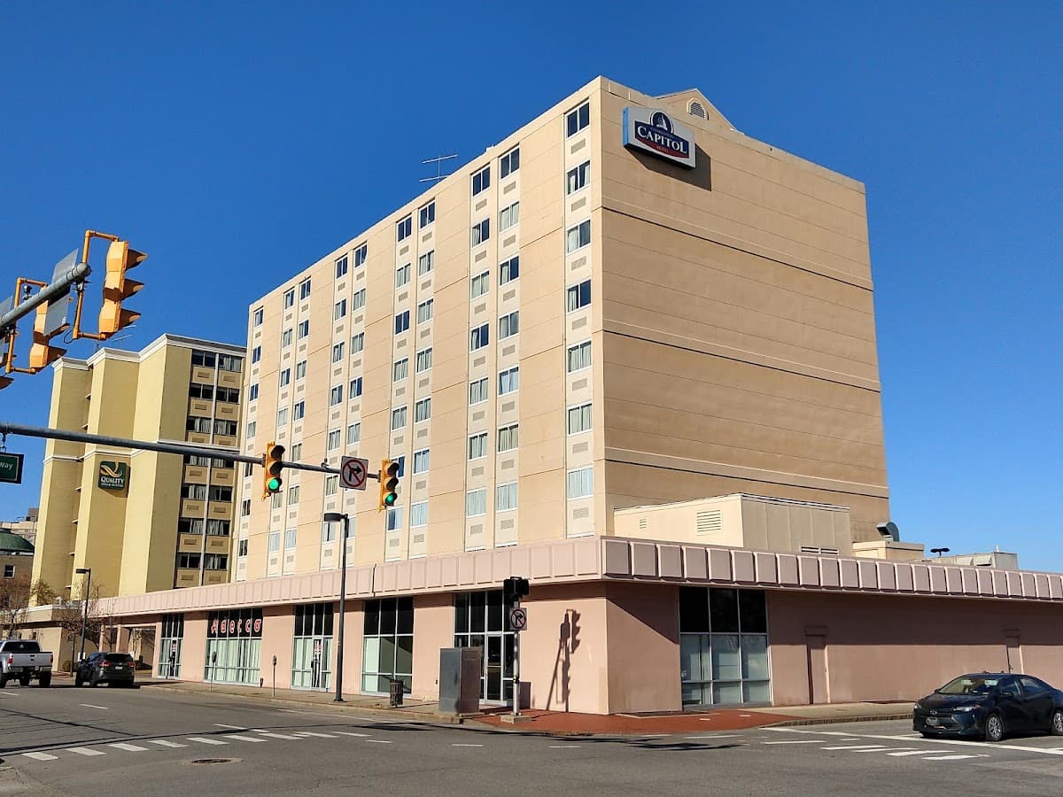 Charleston Capitol Hotel, Hotel in South Charleston