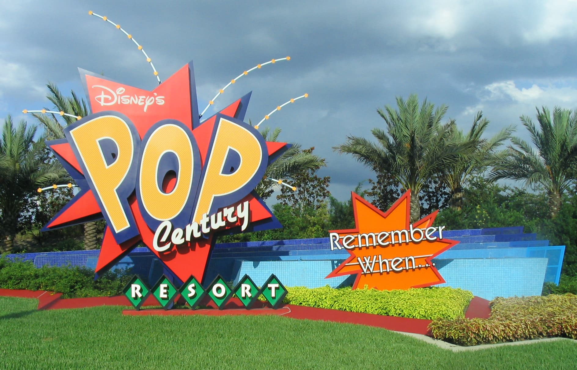 Disney's Pop Century Resort (via Wikimedia Commons, Public domain)