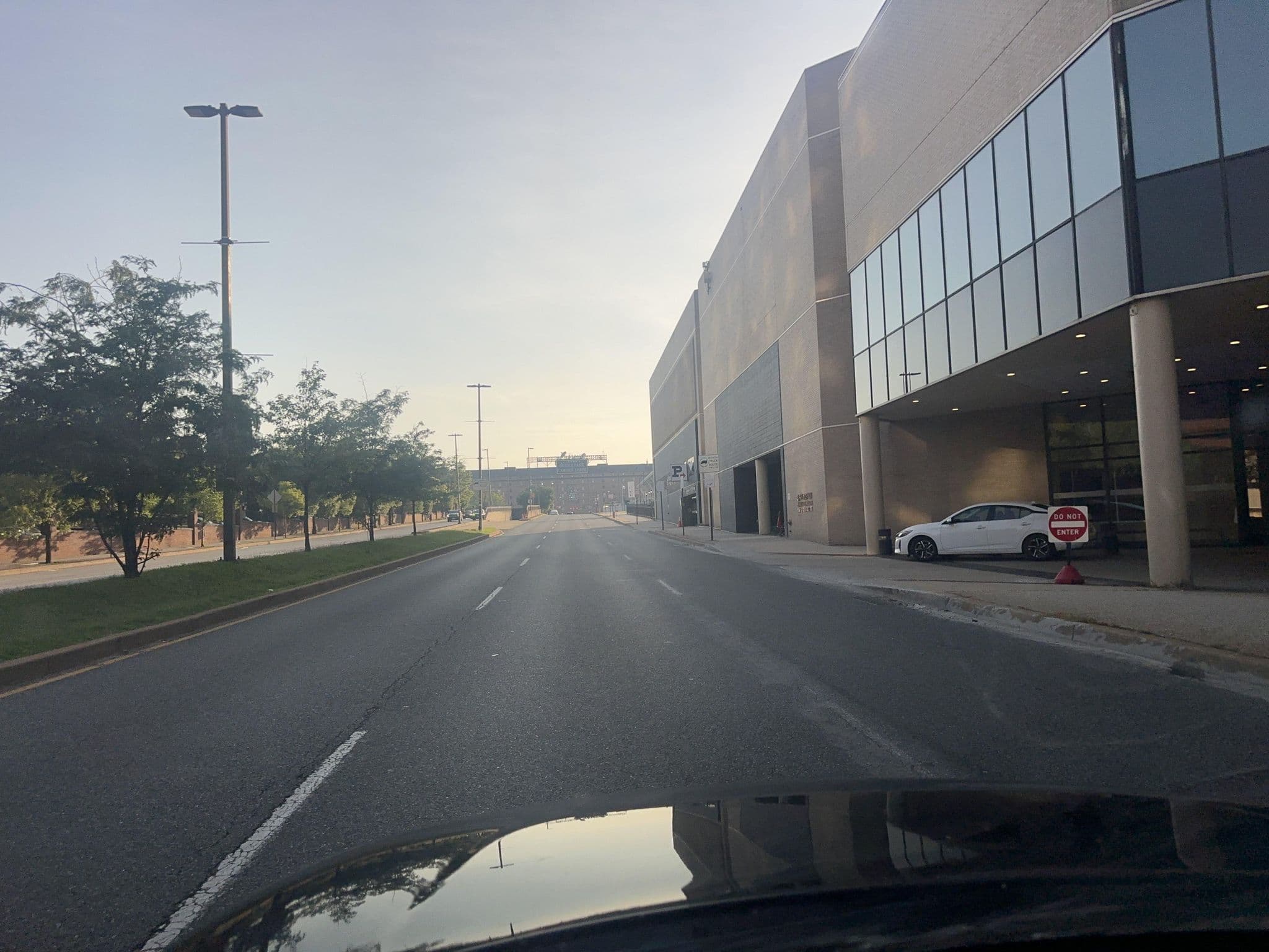 Street view near Sheraton Inner Harbor Hotel, Otterbein — © mdroads (CC BY-SA · Mapillary)
