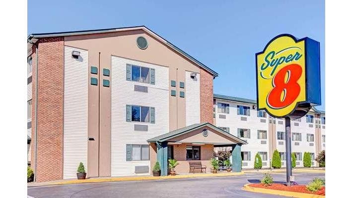 Super 8 by Wyndham Louisville Airport, Motel in Audubon Park
