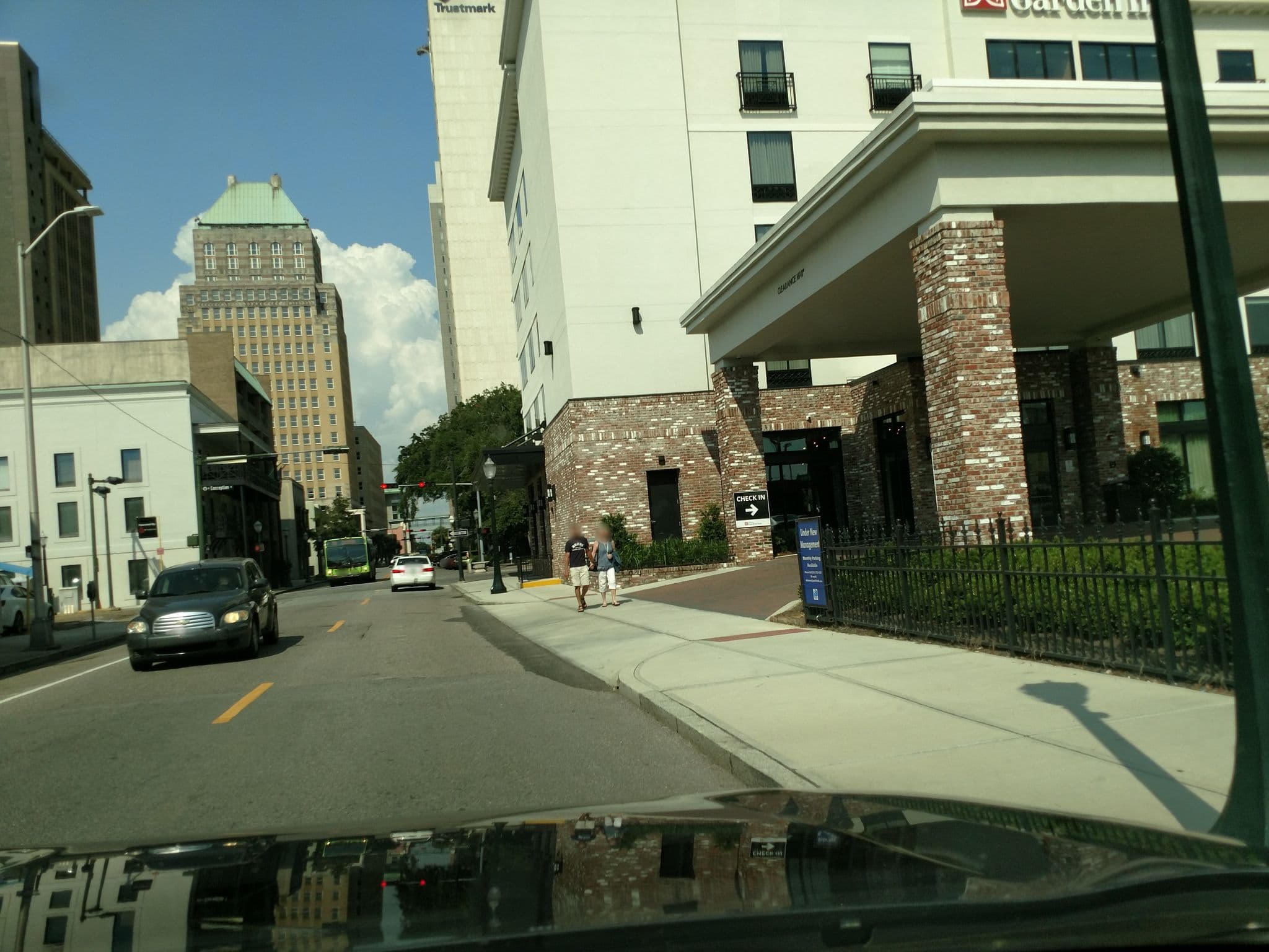 Street view near Hilton Garden Inn, Mobile — © raveneye (CC BY-SA · Mapillary)