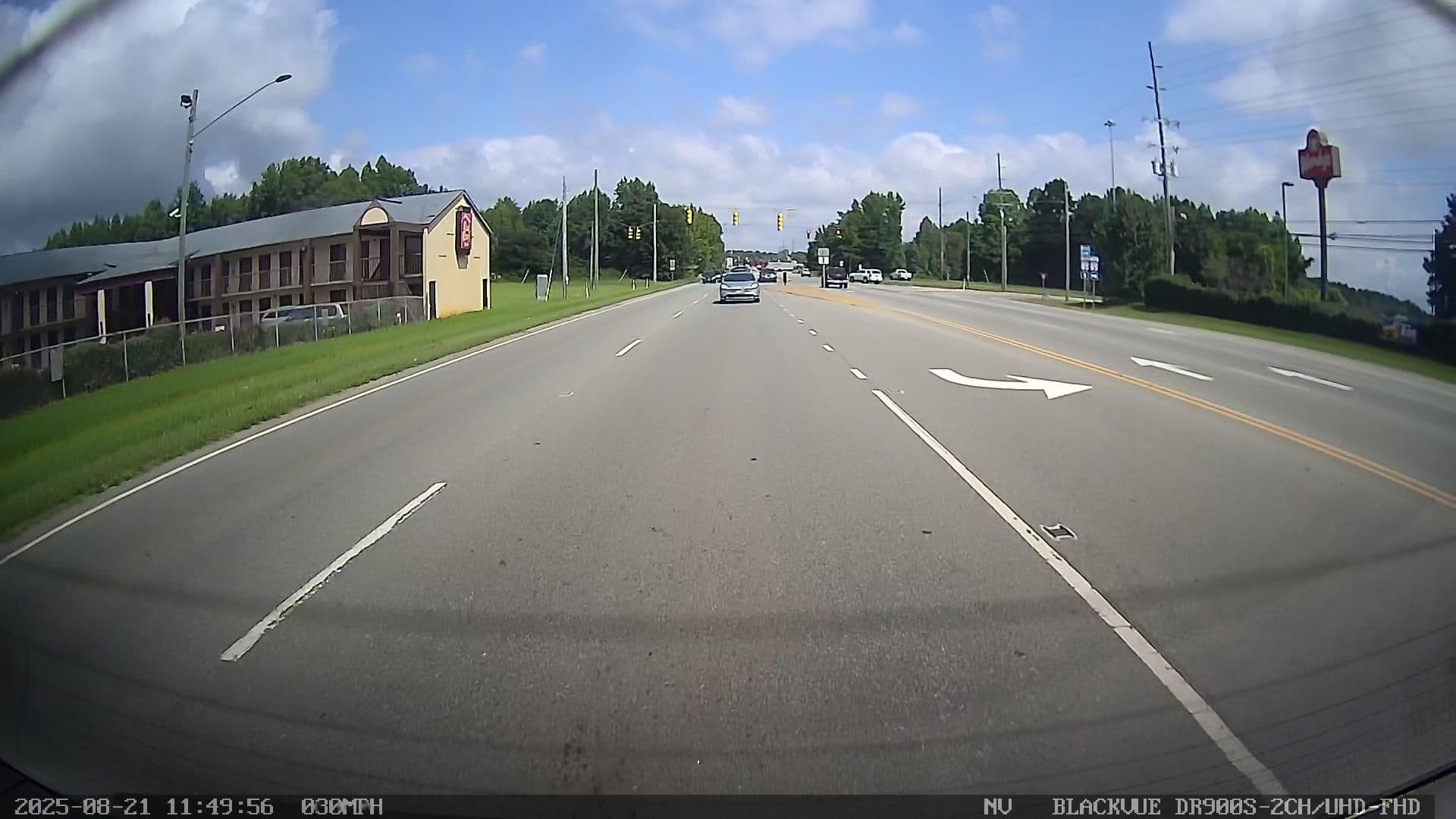 Street view near Red Roof Inn, Tyro — © miken (CC BY-SA · Mapillary)