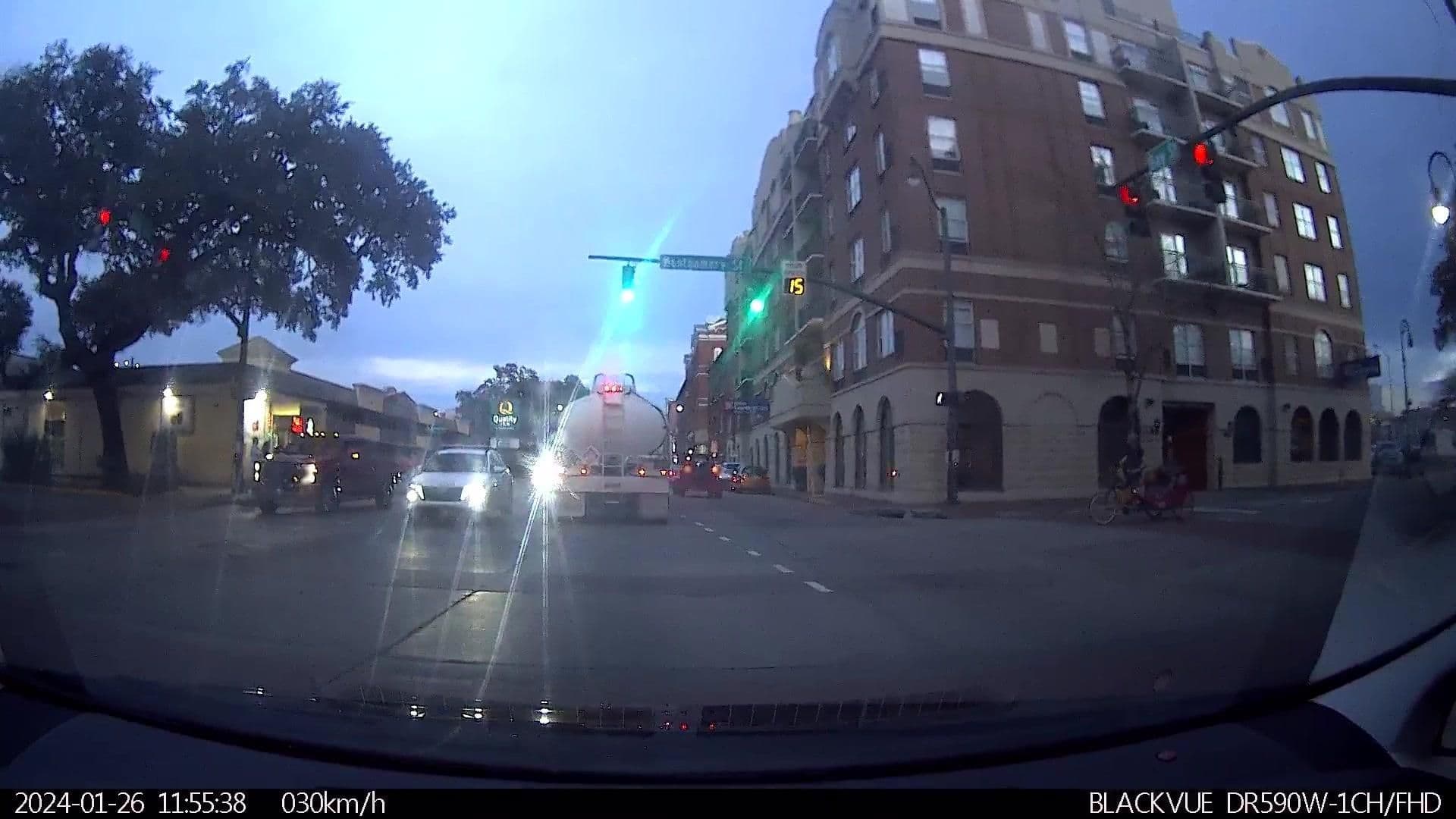 Street view near Hilton Garden Inn, Savannah — © davegis (CC BY-SA · Mapillary)