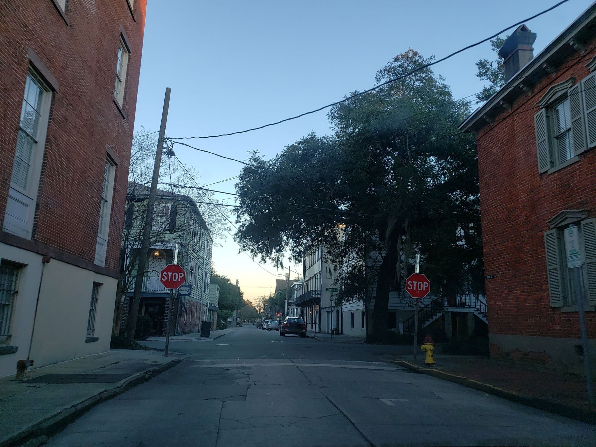 Street view near The Presidents Quarters Inn, Savannah — © davegis (CC BY-SA · Mapillary)