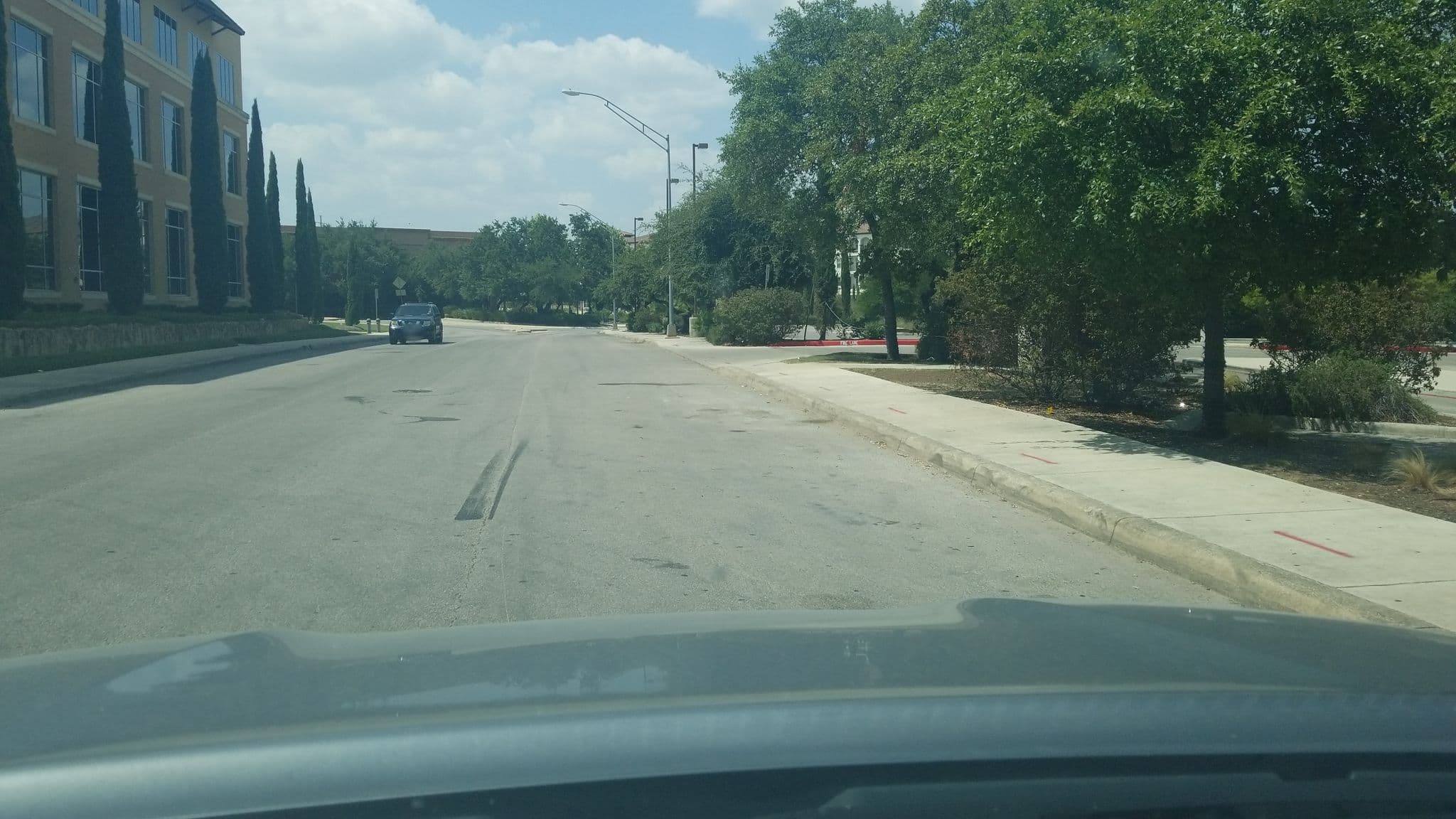 Street view near Hotel Discotheque, Hollywood Park — © crashhn (CC BY-SA · Mapillary)