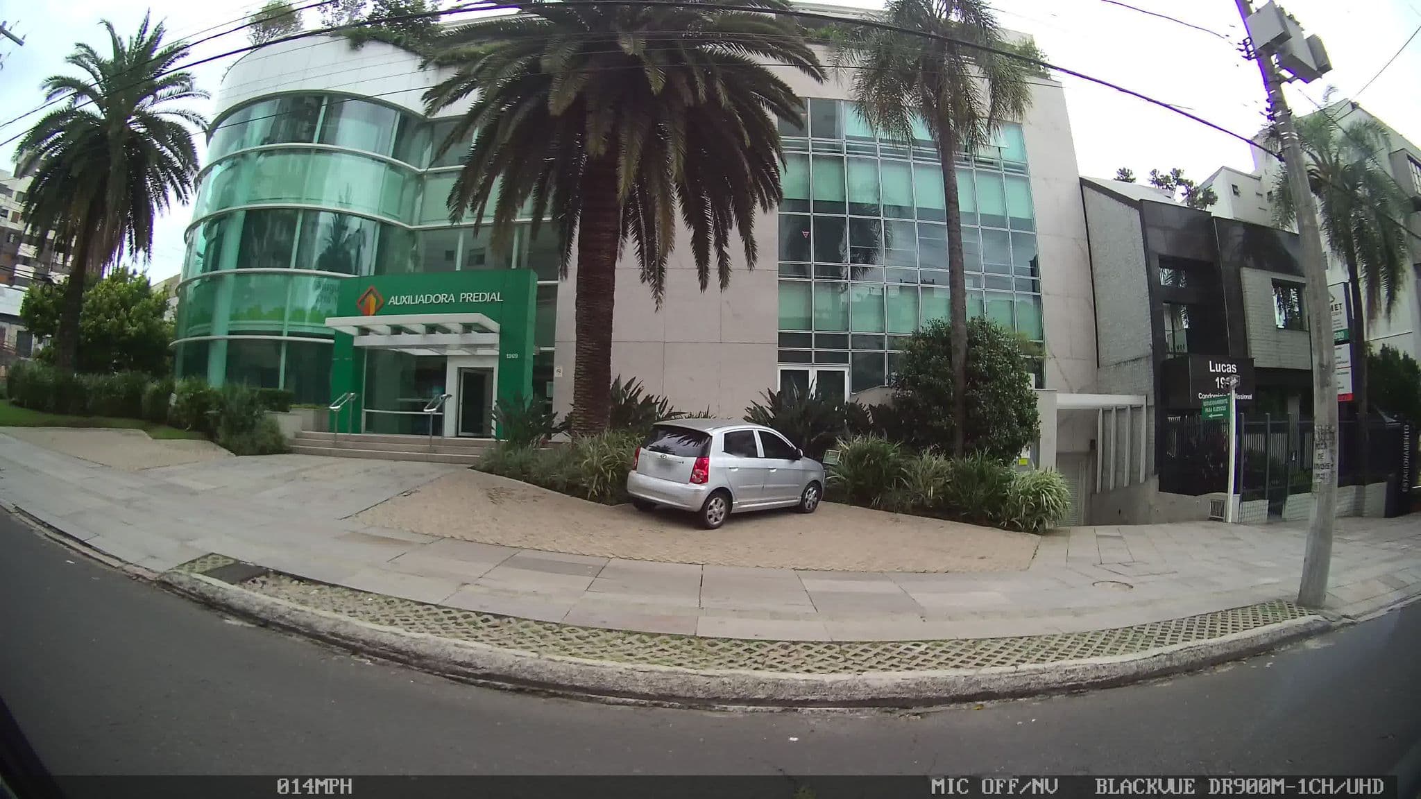 Street view near Moradia Universitária Protásio, Porto Alegre — © kaart_1 (CC BY-SA · Mapillary)