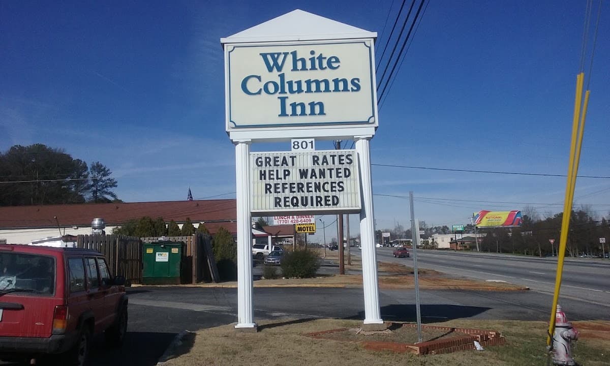 White Columns Inn, Motel in Marietta
