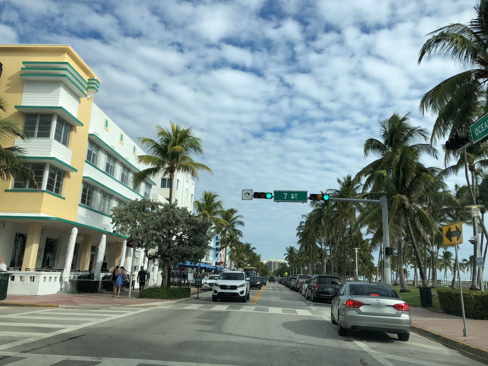 Street view near Avalon Hotel, Miami Beach