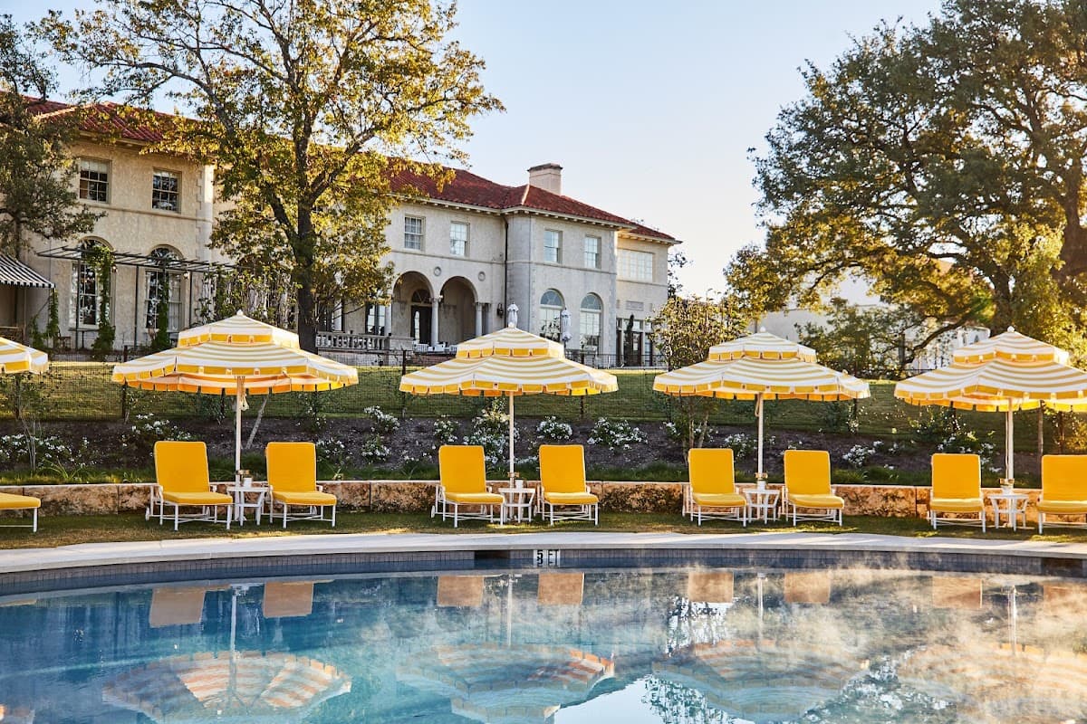 Commodore Perry Estate, Hotel in University of Texas