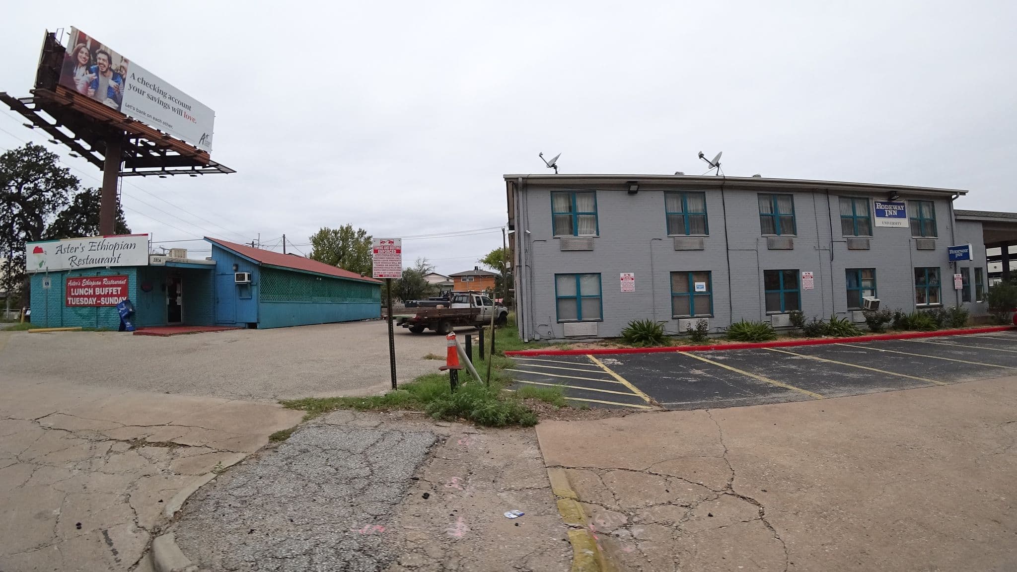 Street view near Rodeway Inn University / Downtown, University of Texas — © mly_aus01 (CC BY-SA · Mapillary)