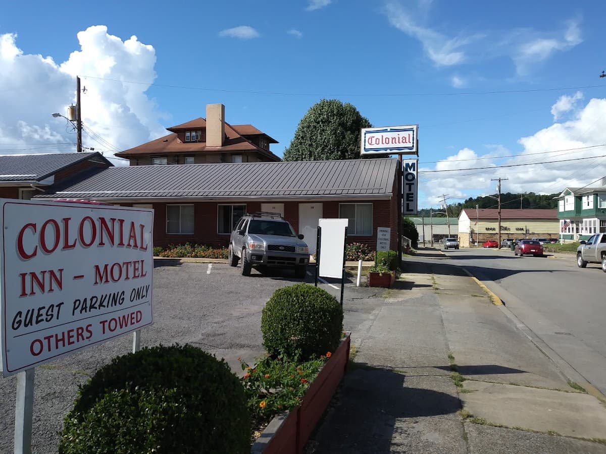 Colonial Motel, Motel in Buckhannon