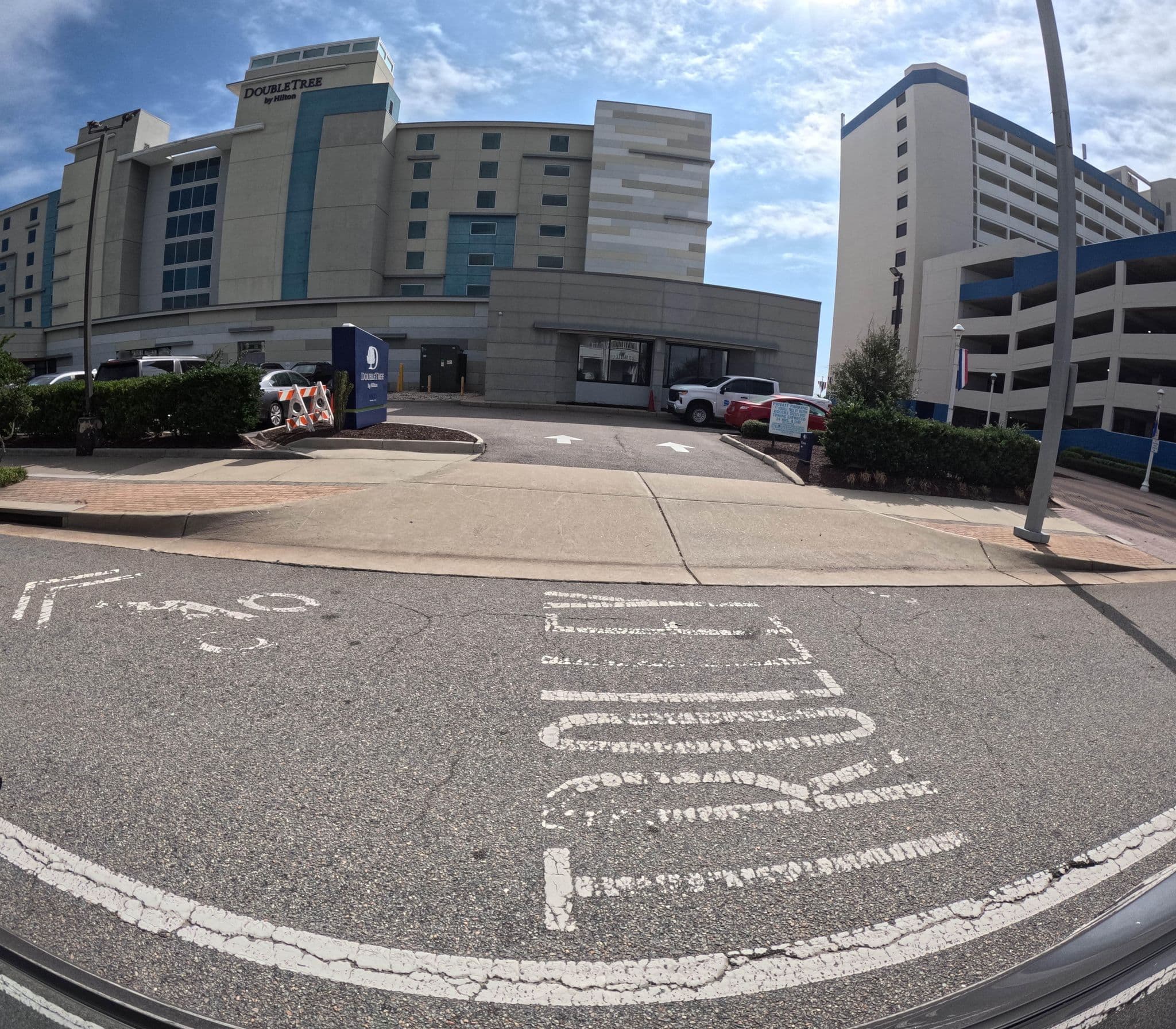 Street view near DoubleTree, Virginia Beach — © vorpalblade (CC BY-SA · Mapillary)