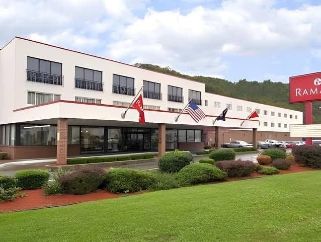 Ramada by Wyndham Paintsville Hotel & Conference Center, Hotel in Paintsville