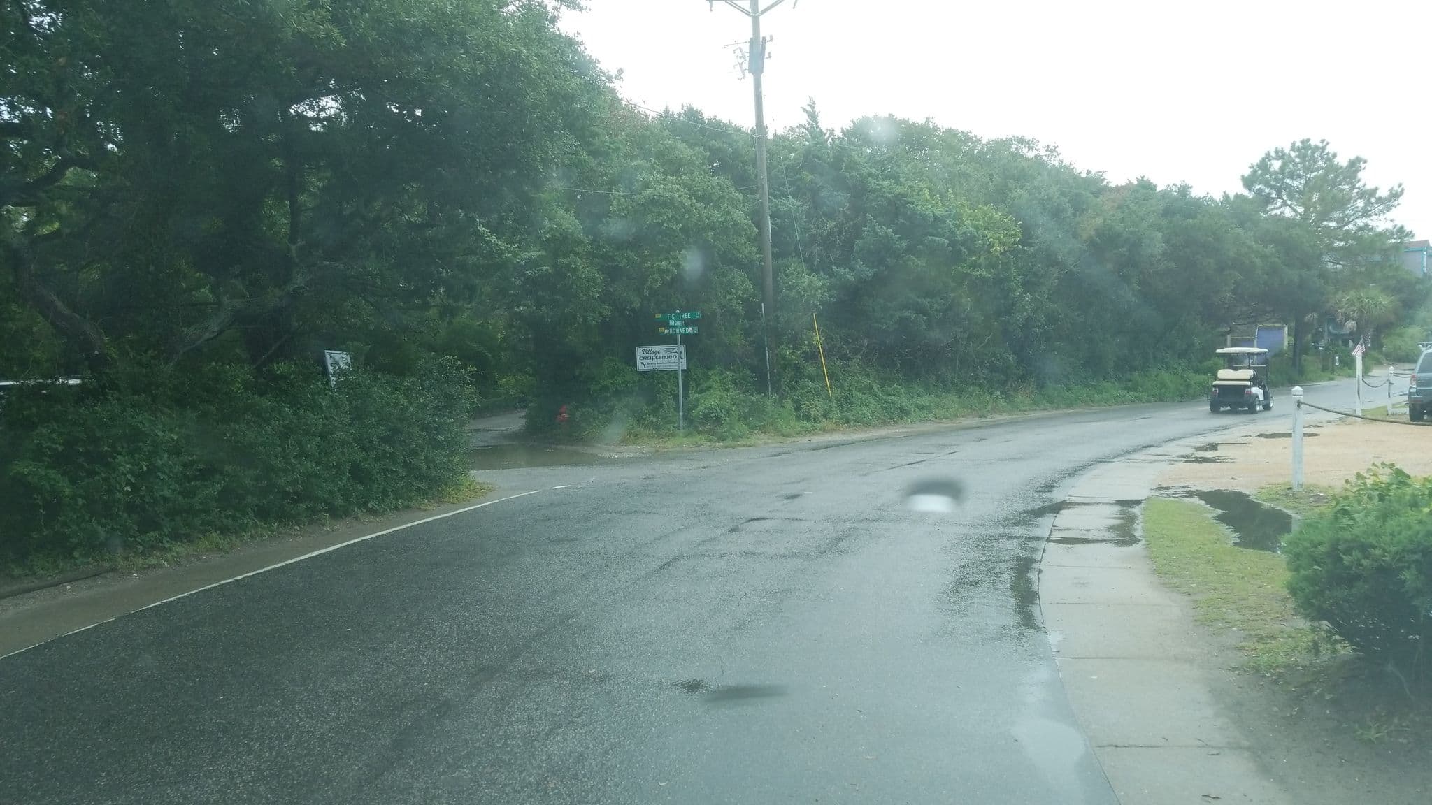 Street view near Captain's Landing Hotel, Wanchese — © jbthemilker (CC BY-SA · Mapillary)