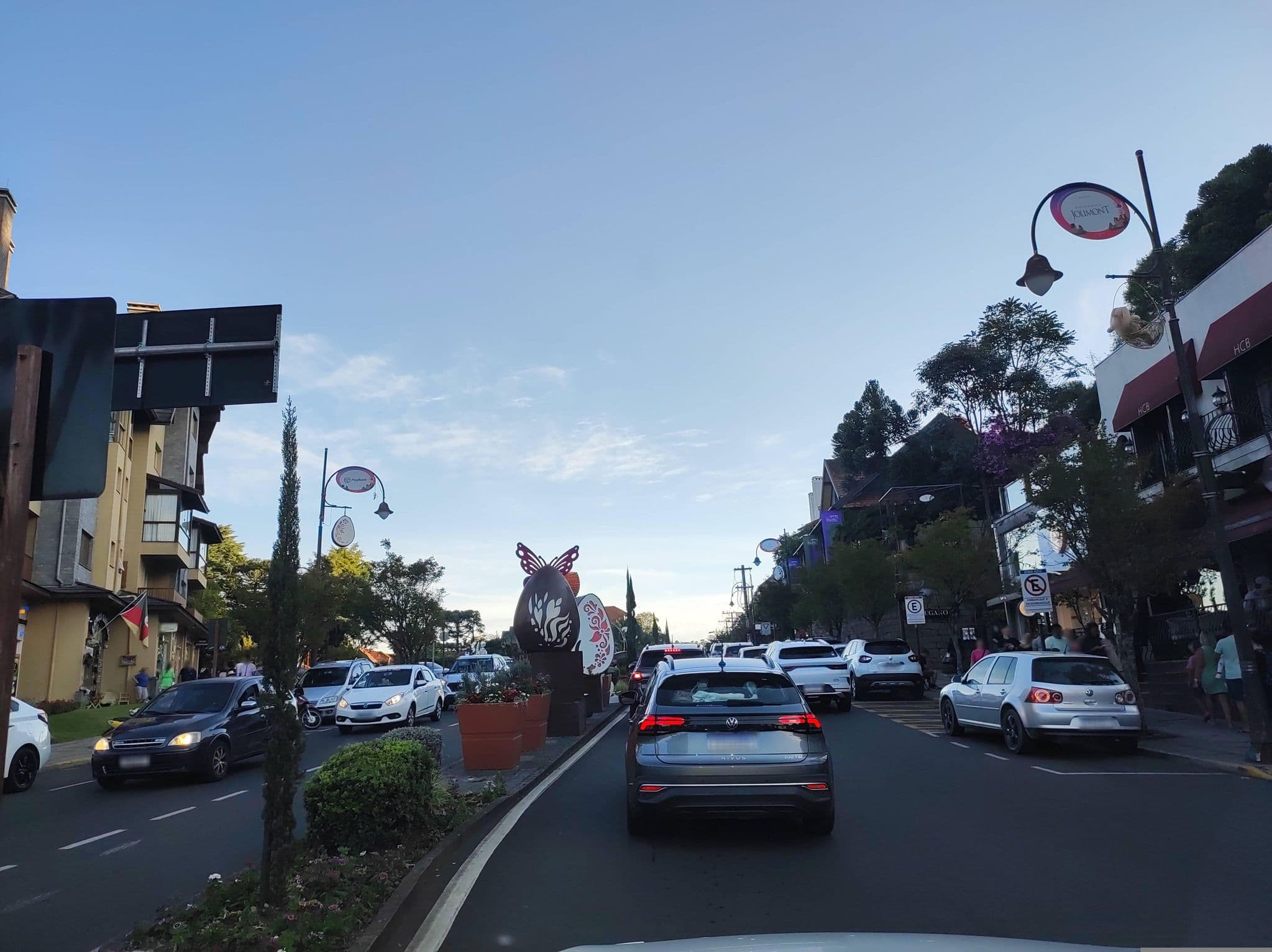 Street view near Hotel Canto Belo, Gramado — © diegokrein (CC BY-SA · Mapillary)