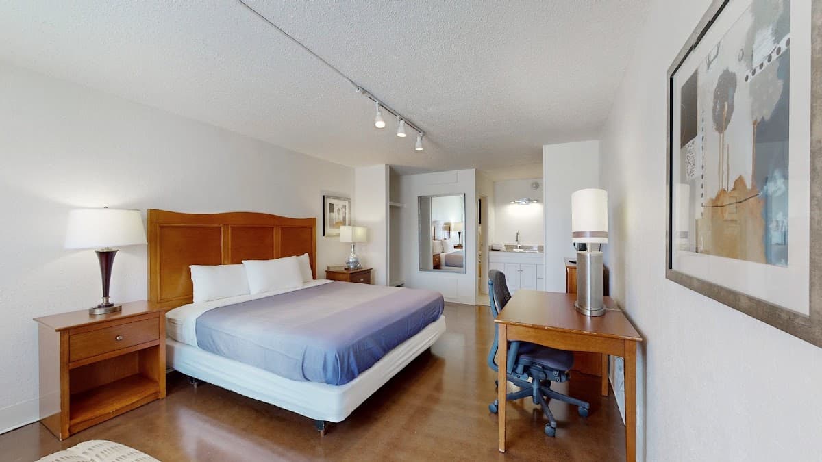 Cosmic Suites, Hotel in Bryan
