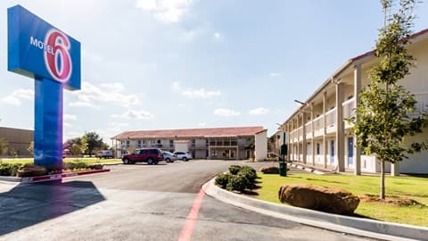 Motel 6 Dallas - Farmers Branch, Motel in Farmers Branch