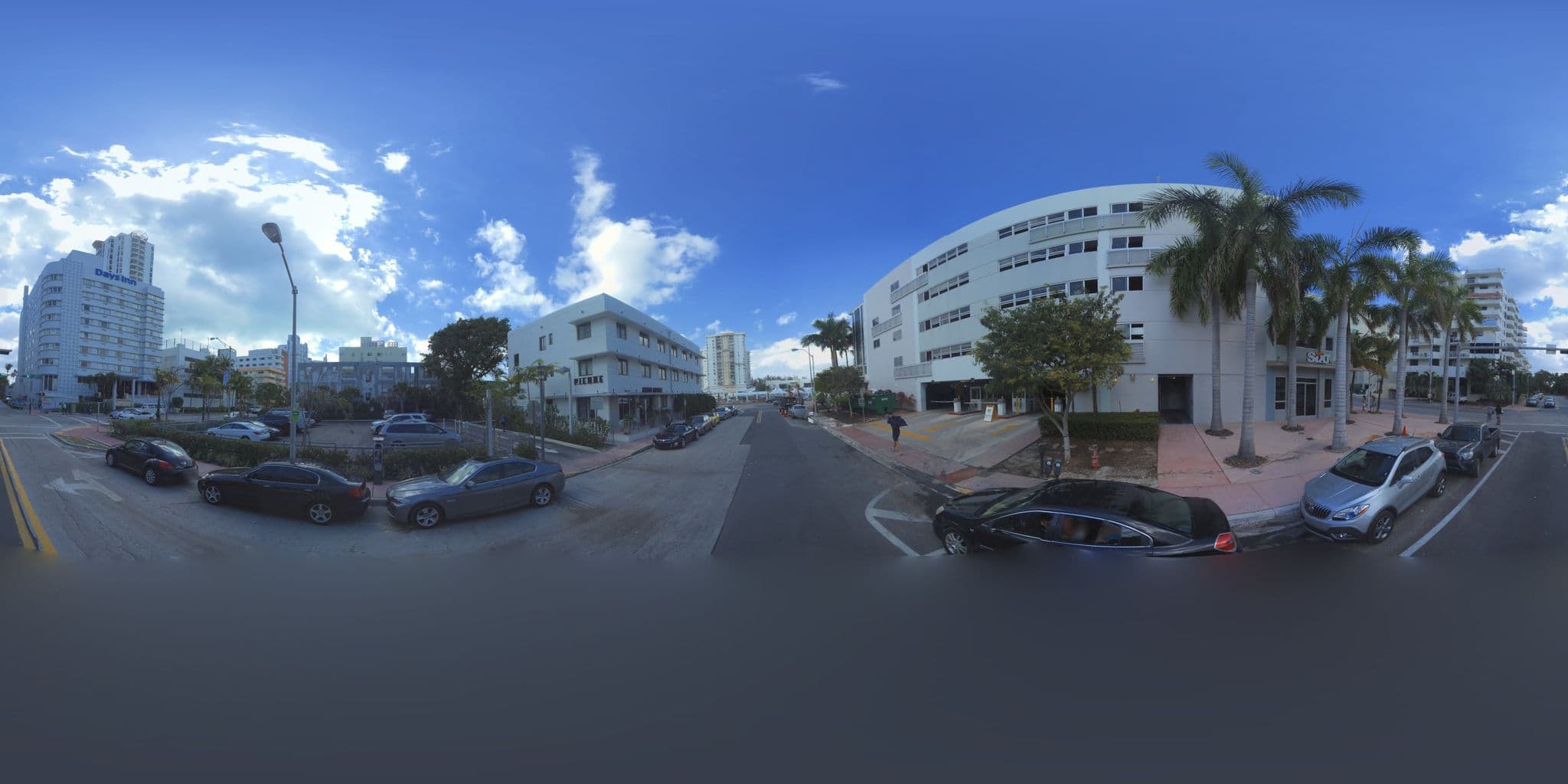 Street view near Hotel Pierre, Miami Beach