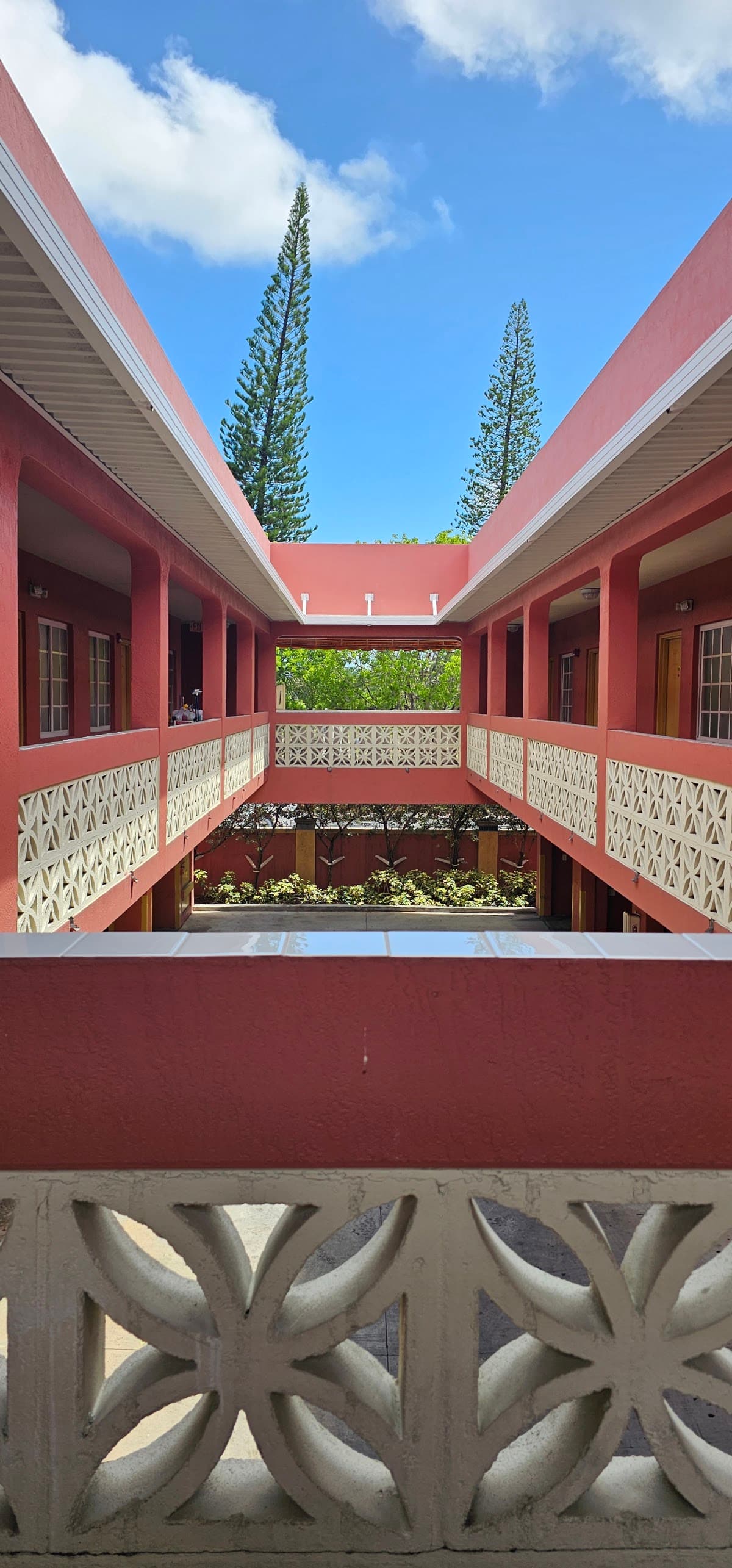 Stardust Motel, Motel in West Miami