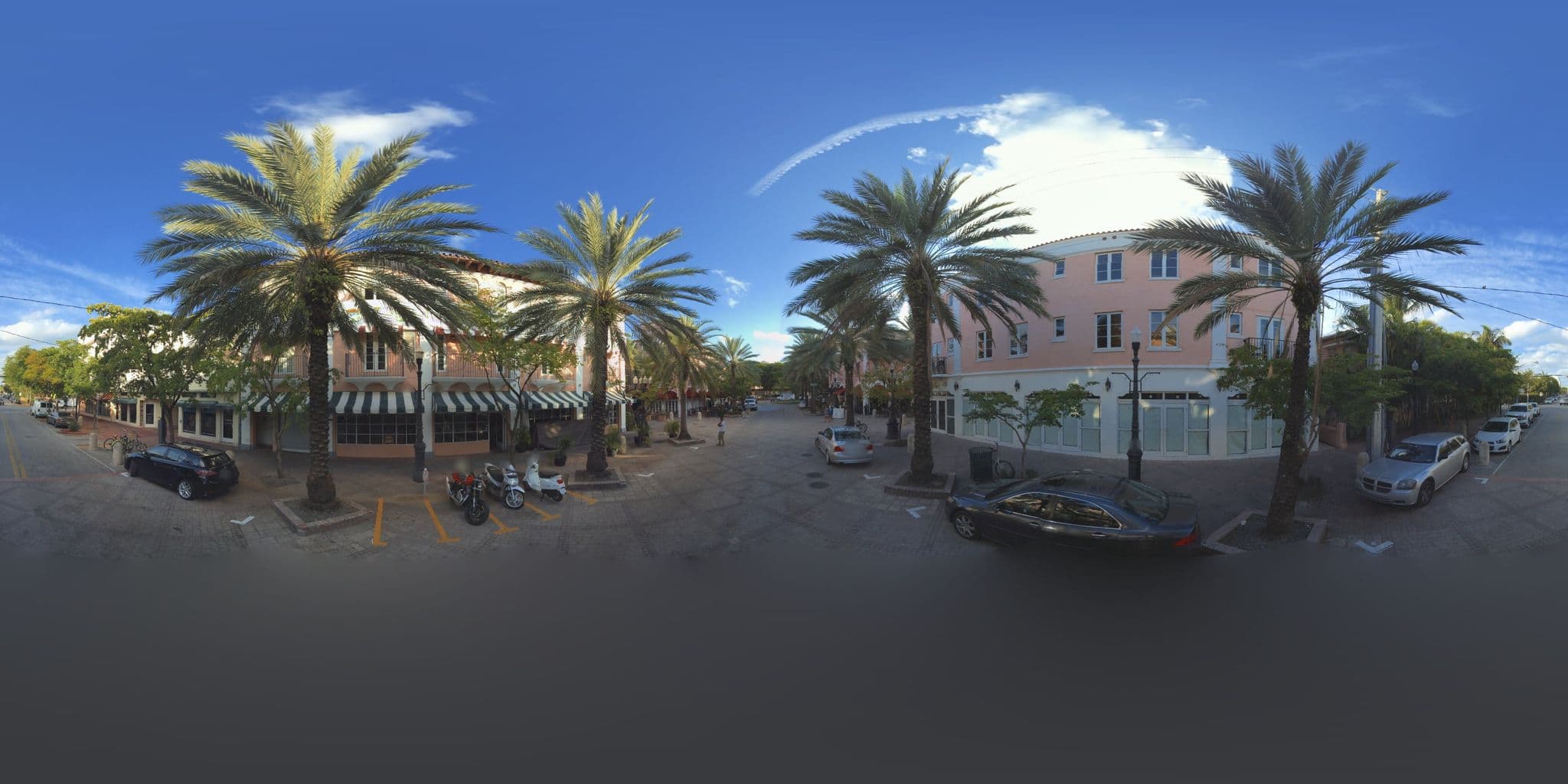 Street view near Casa Victoria Orchid Hotel, Miami Beach