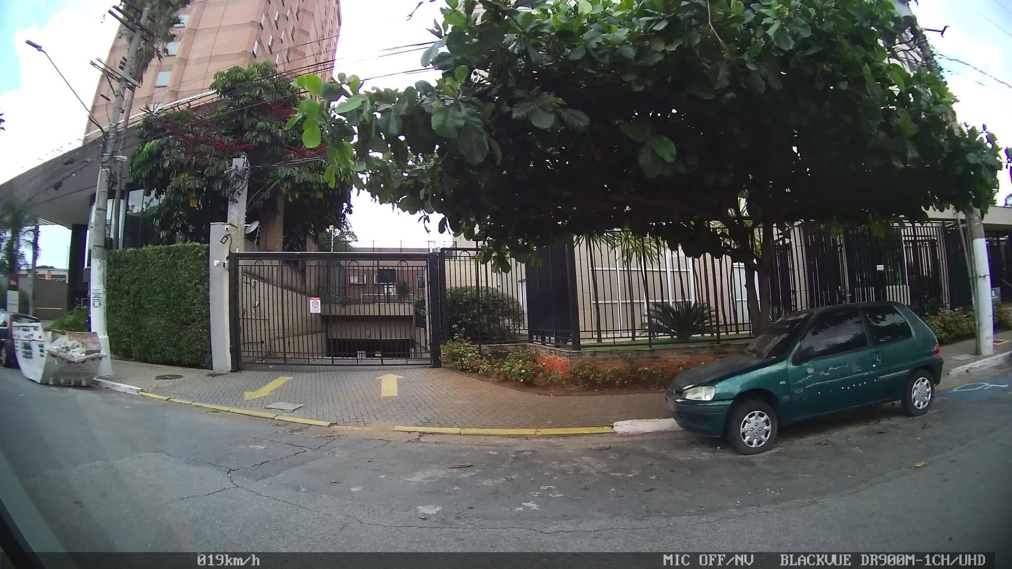 Street view near Ibis Hotel, Santa Cecilia — © kaart_2 (CC BY-SA · Mapillary)