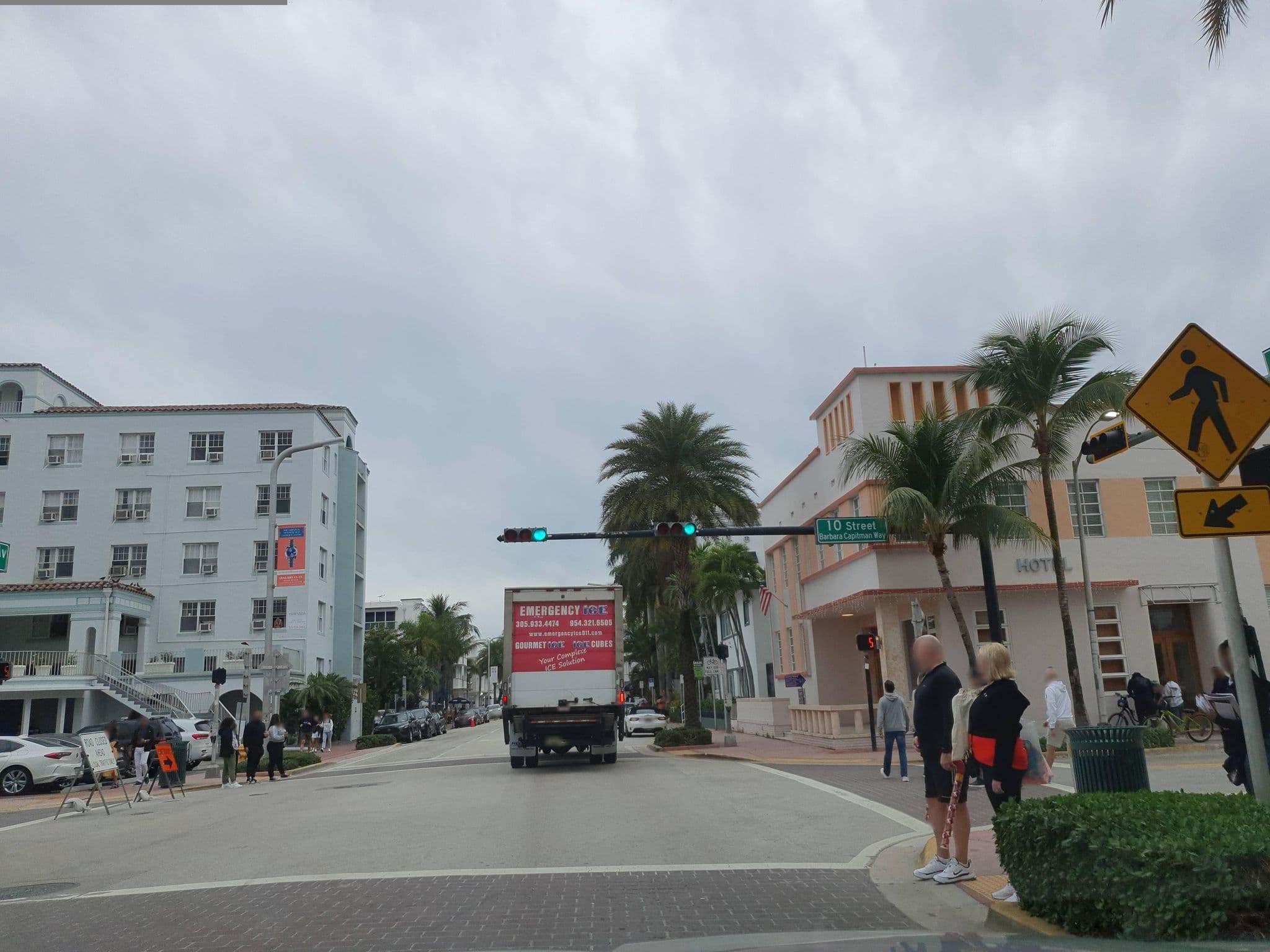 Street view near Essex House Hotel, Miami Beach