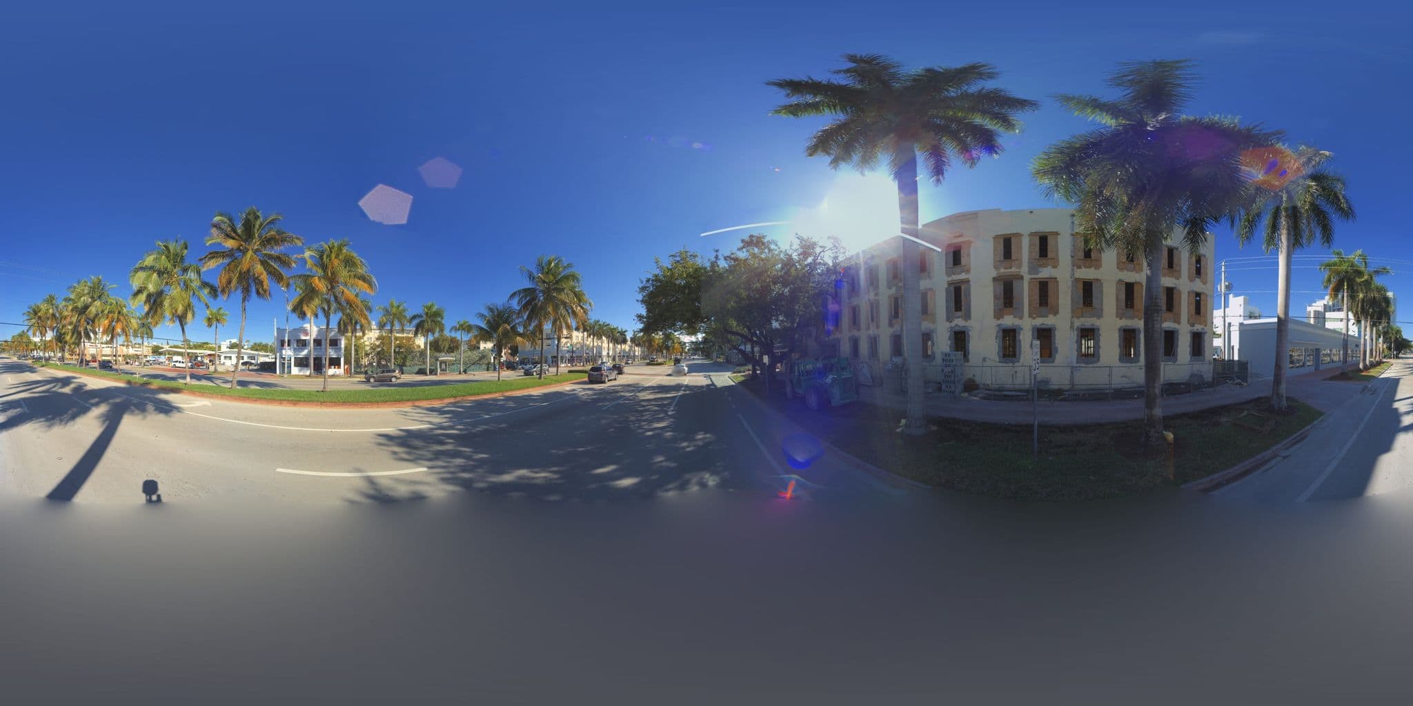 Street view near Urbanica The Meridian Hotel, Miami Beach