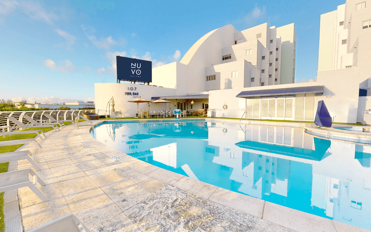 NUVO SUITES HOTEL, Hotel in Fountainebleau
