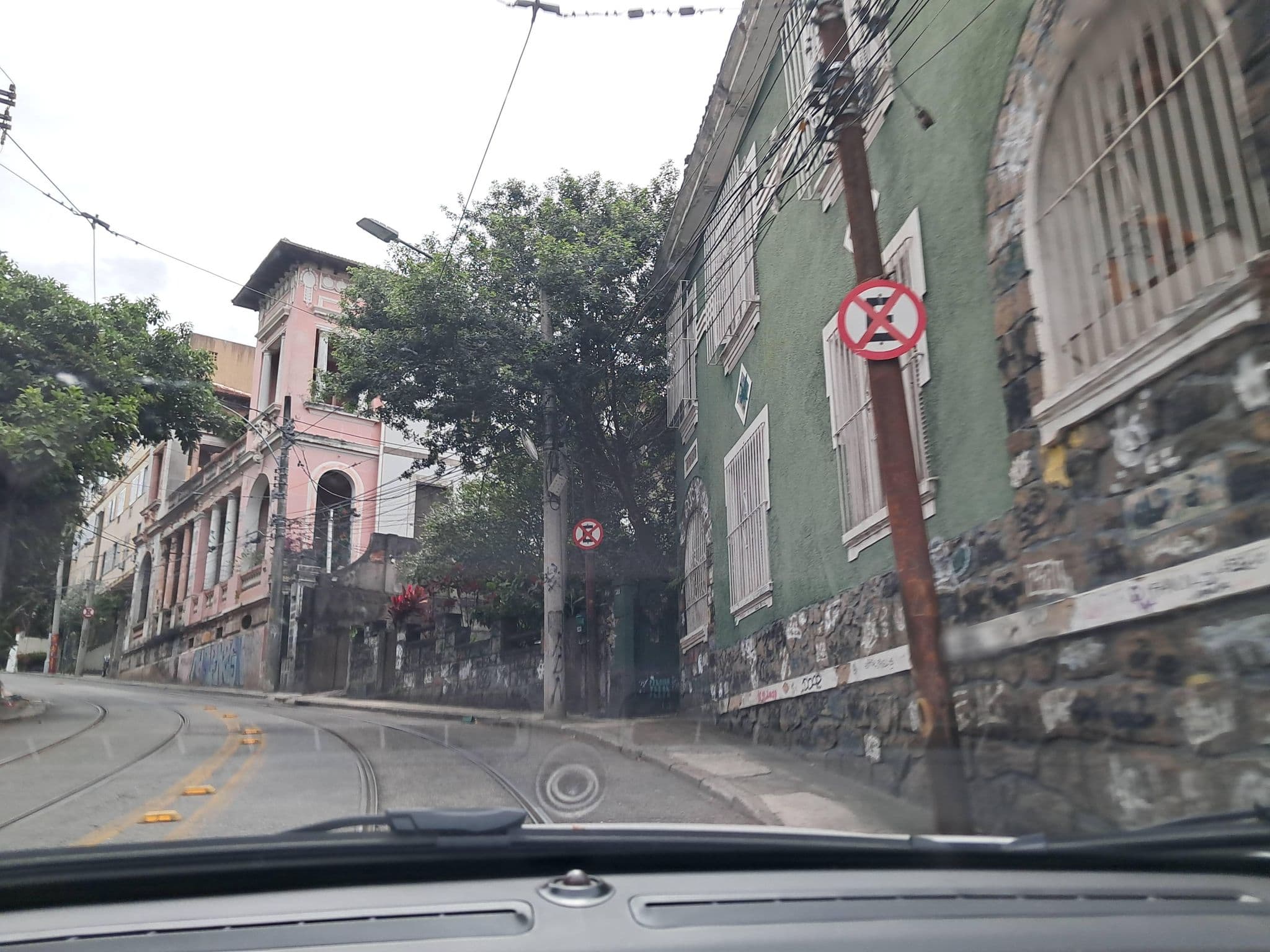 Street view near Santinhas de Santa, Santa Teresa — © Malu25 (CC BY-SA · Mapillary)