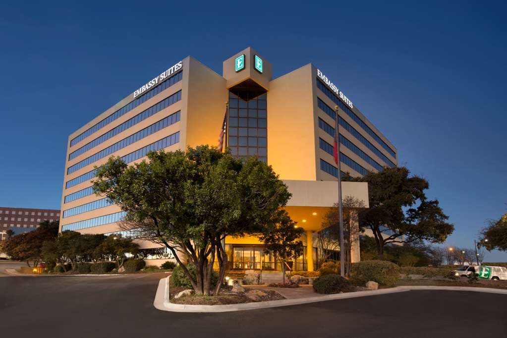 Embassy Suites by Hilton San Antonio Airport, Hotel in Castle Hills