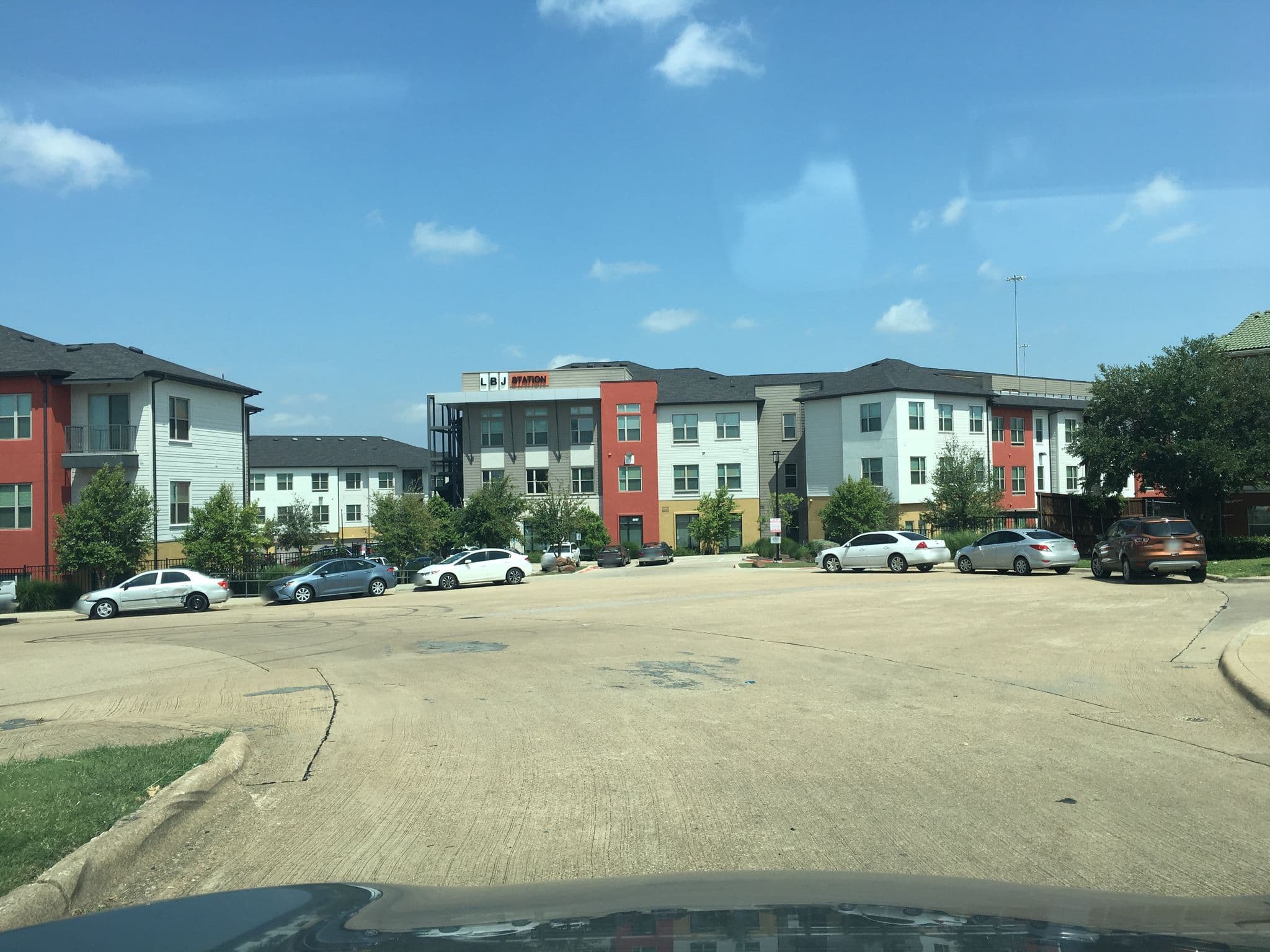 Street view near Extended Stay America, Richardson — © benjpns (CC BY-SA · Mapillary)