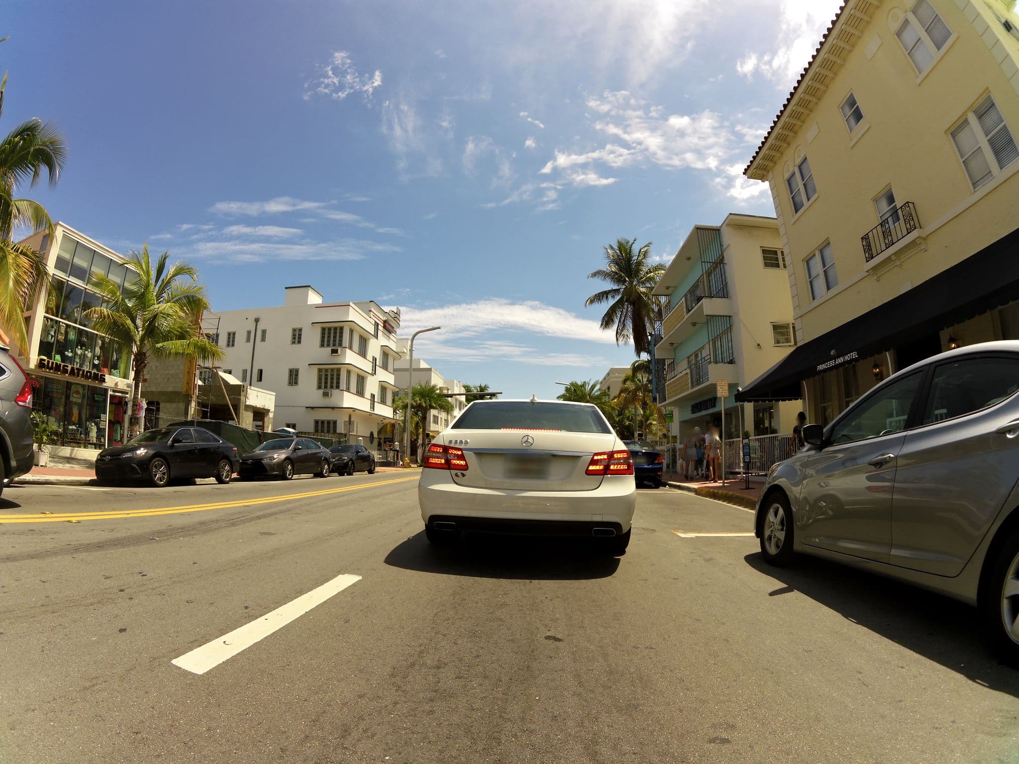 Street view near Princess Ann Hotel, Miami Beach — © jlevente (CC BY-SA · Mapillary)
