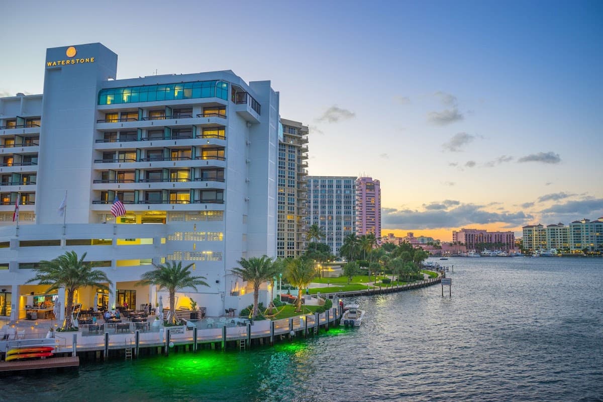 Waterstone Resort & Marina Boca Raton, Curio Collection by Hilton, Hotel in Boca Raton