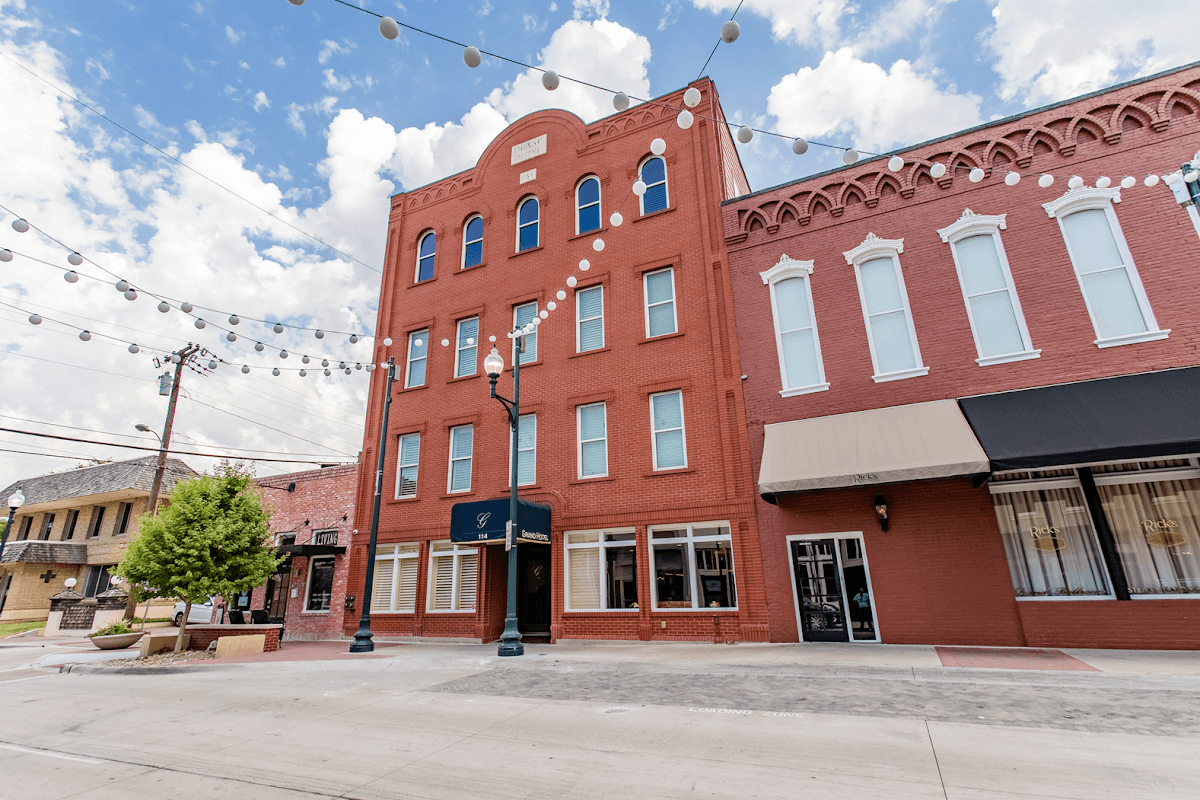 Grand Hotel, Hotel in McKinney