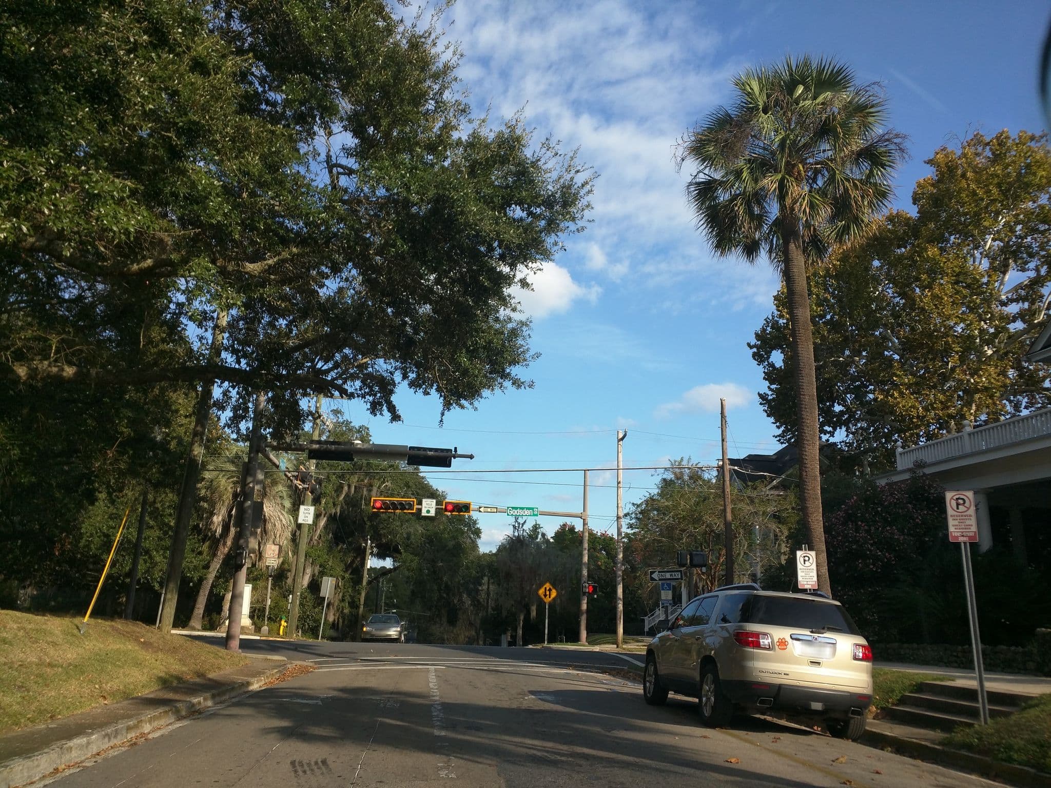 Street view near The Park Avenue Inn, Tallahassee — © maxolasersquad (CC BY-SA · Mapillary)