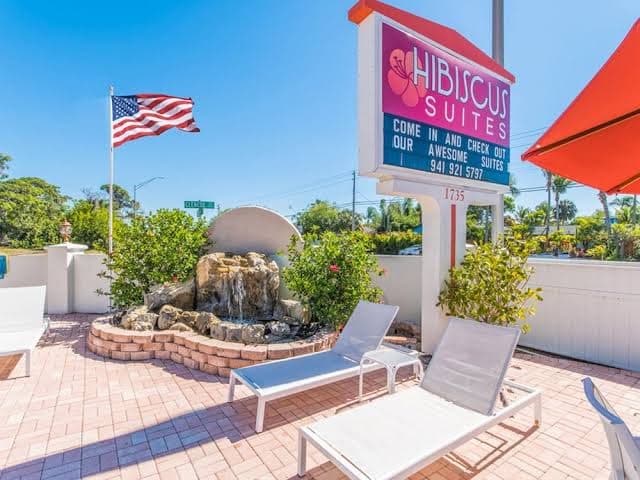 Hibiscus Suites, Hotel in Gulf Gate Estates