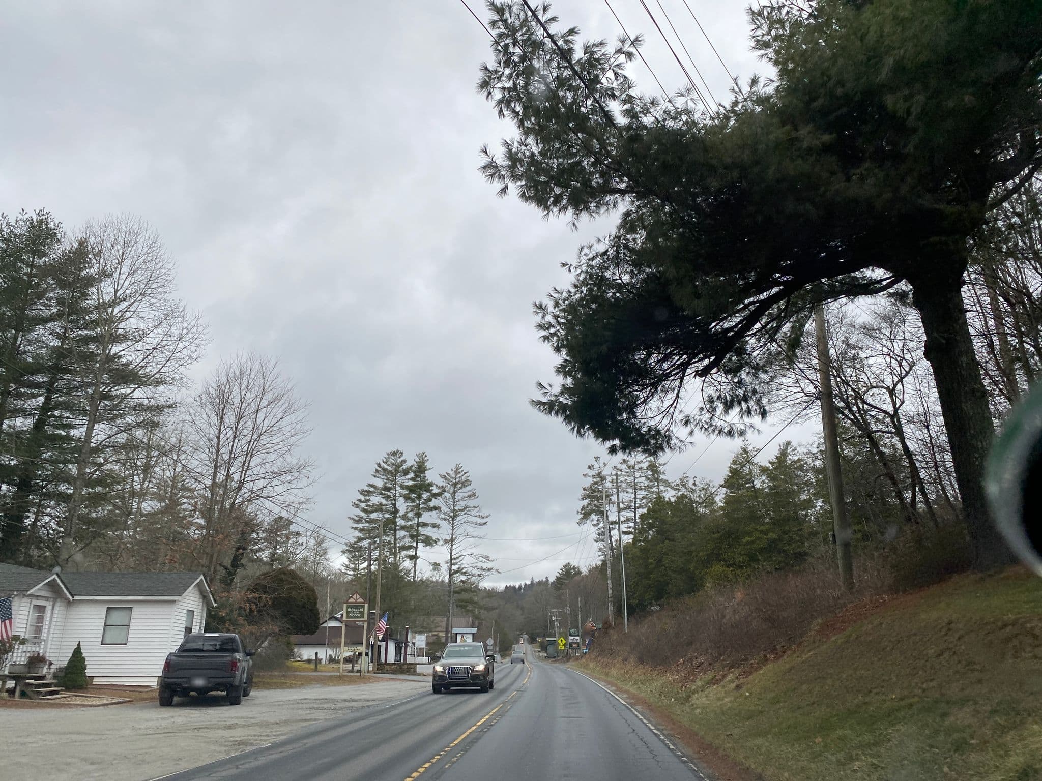 Street view near The Wells Hotel | Cashiers, Cullowhee — © tigers (CC BY-SA · Mapillary)