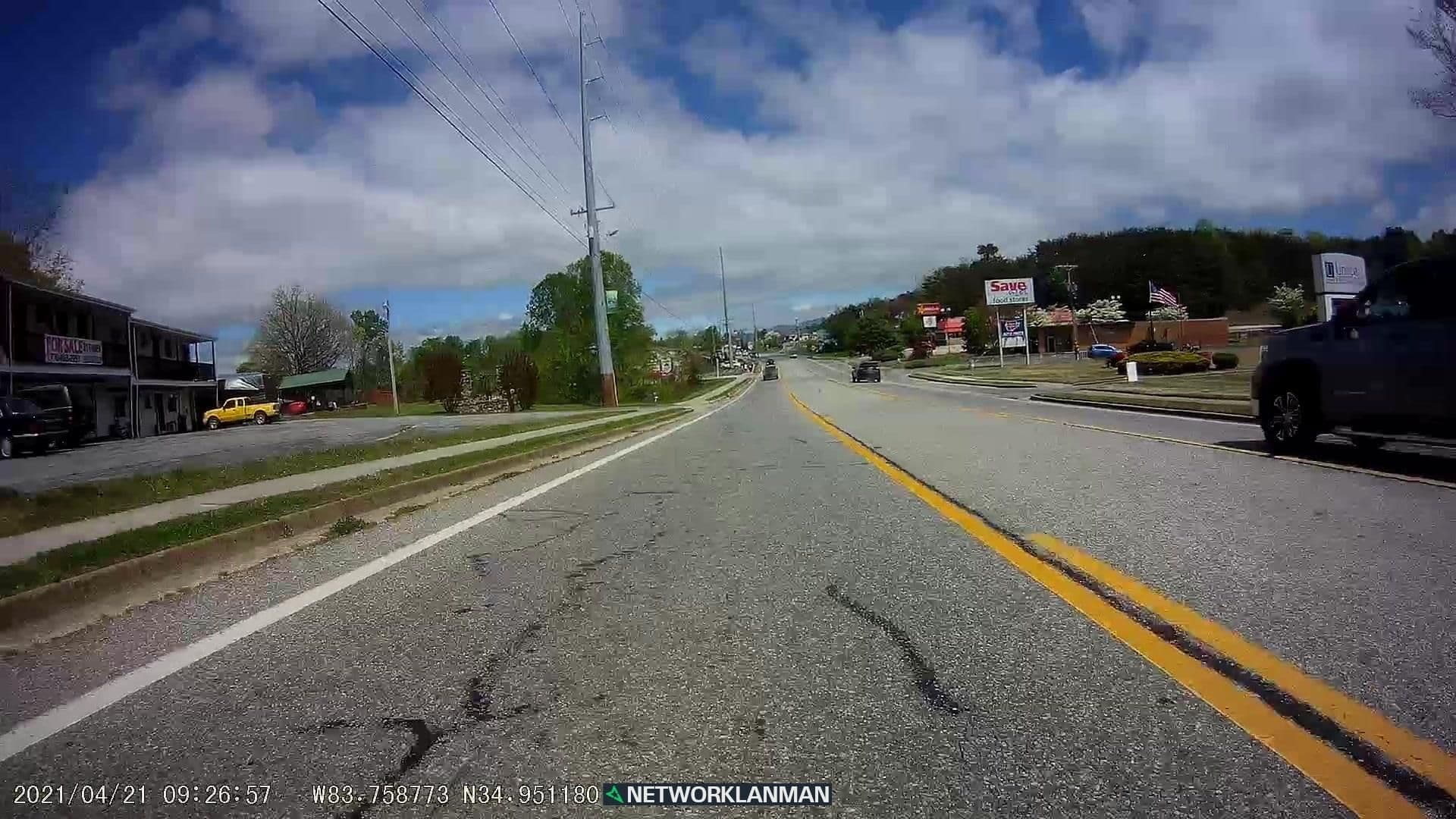 Street view near Mull's Inn, Young Harris — © networklanman (CC BY-SA · Mapillary)