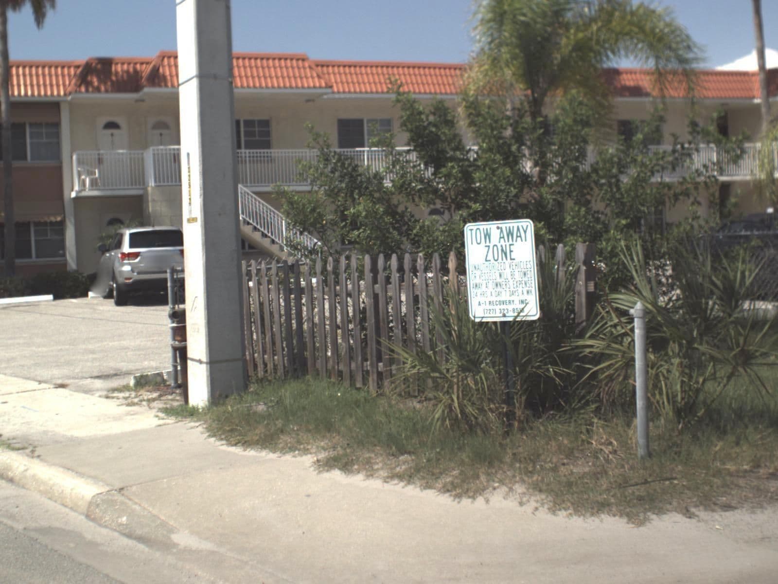 Street view near Sun harbor, Saint Pete Beach — © fdot_vl (CC BY-SA · Mapillary)