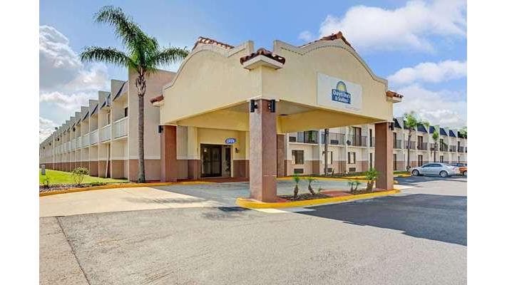 Days Inn & Suites Tampa Near Ybor City, Hotel in East Lake-Orient Park