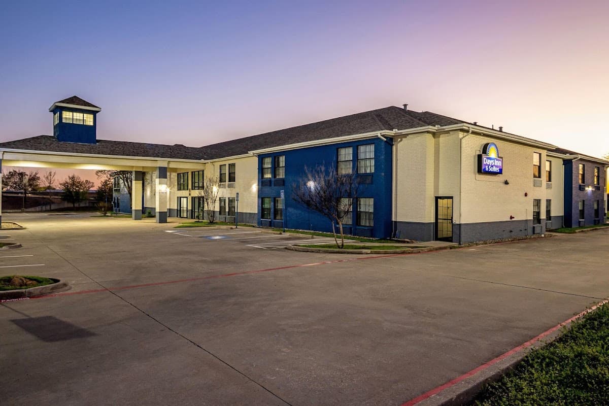 Days Inn by Wyndham Dallas Plano, Hotel in Plano