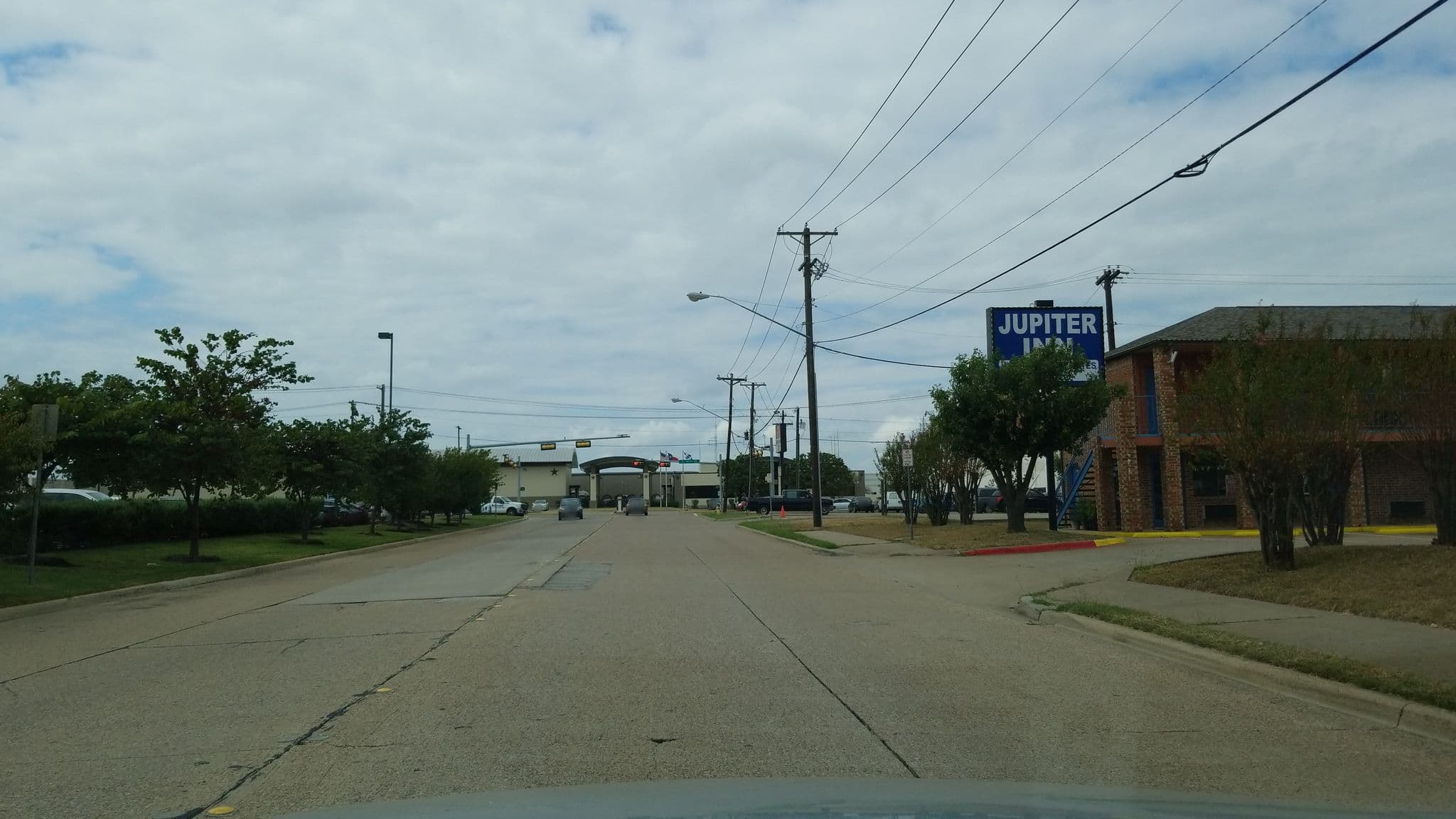 Street view near Jupiter Inn, Garland — © charlie7842 (CC BY-SA · Mapillary)