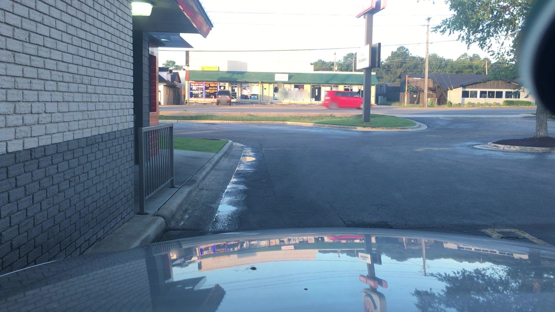 Street view near Knights Inn Fayetteville, Fayetteville — © lvl5 (CC BY-SA · Mapillary)