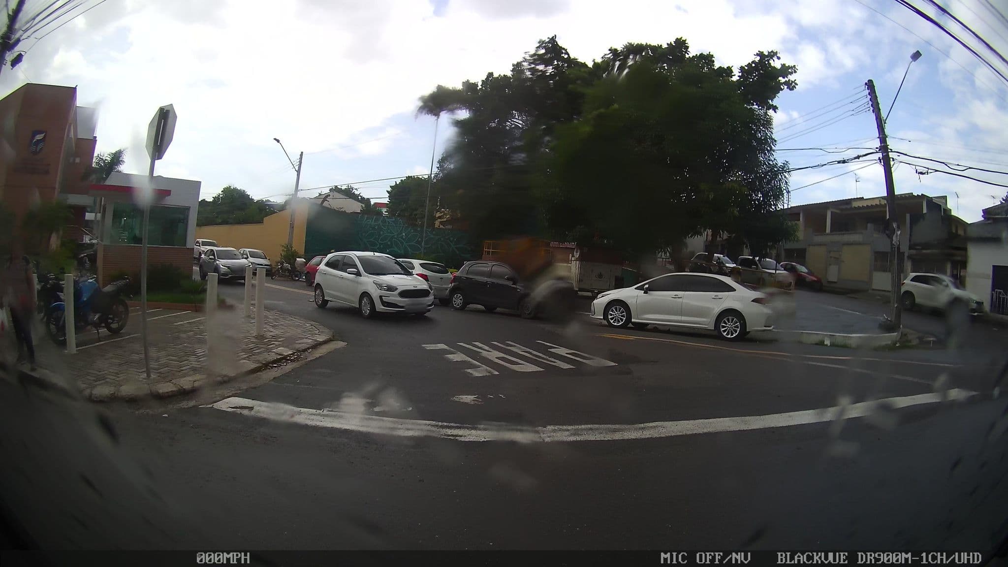 Street view near chez le roi, Manaus — © kaart_1 (CC BY-SA · Mapillary)