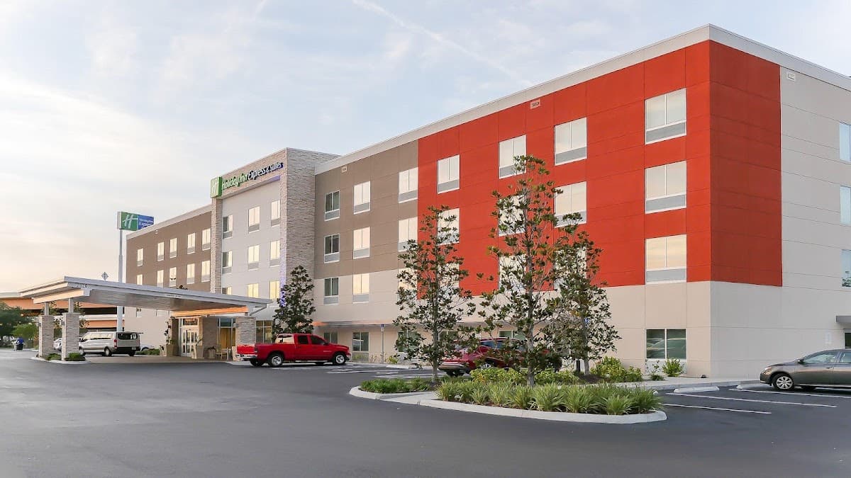 Holiday Inn Express & Suites Tampa East - Ybor City, Hotel in East Lake-Orient Park